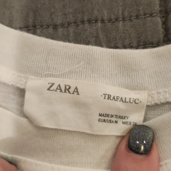 Zara White Tee with Artistic Print - Short Sleeve Size M! - Picture 3 of 6
